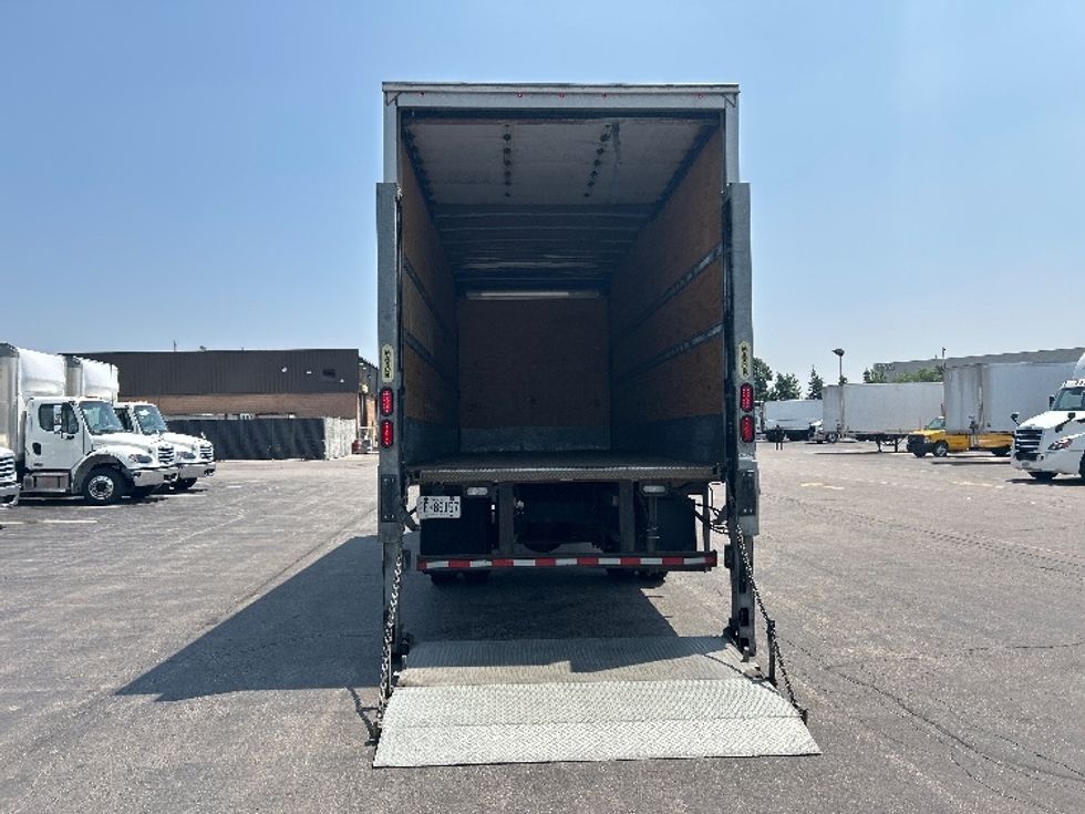 Medium Duty Box Truck-Light and Medium Duty Trucks-Hino-2021-L6-Mississauga-ON-157,627\n\t\tkm-$ 102,750 - Image 7