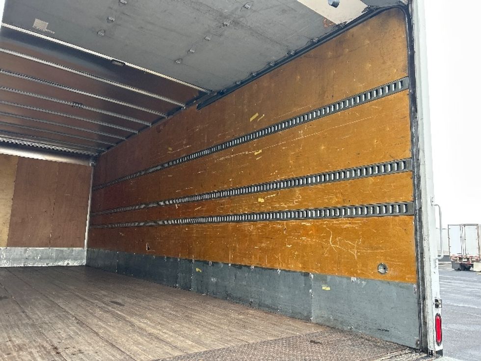 Medium Duty Box Truck-Light and Medium Duty Trucks-Hino-2021-L6-Nashville (Mount Juliet)-TN-144,118\n\t\tmiles-$ 76,250 - Image 12