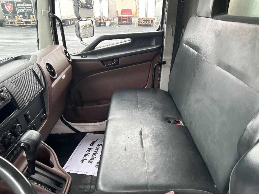 Medium Duty Box Truck-Light and Medium Duty Trucks-Hino-2021-L6-Nashville (Mount Juliet)-TN-144,118\n\t\tmiles-$ 76,250 - Image 19