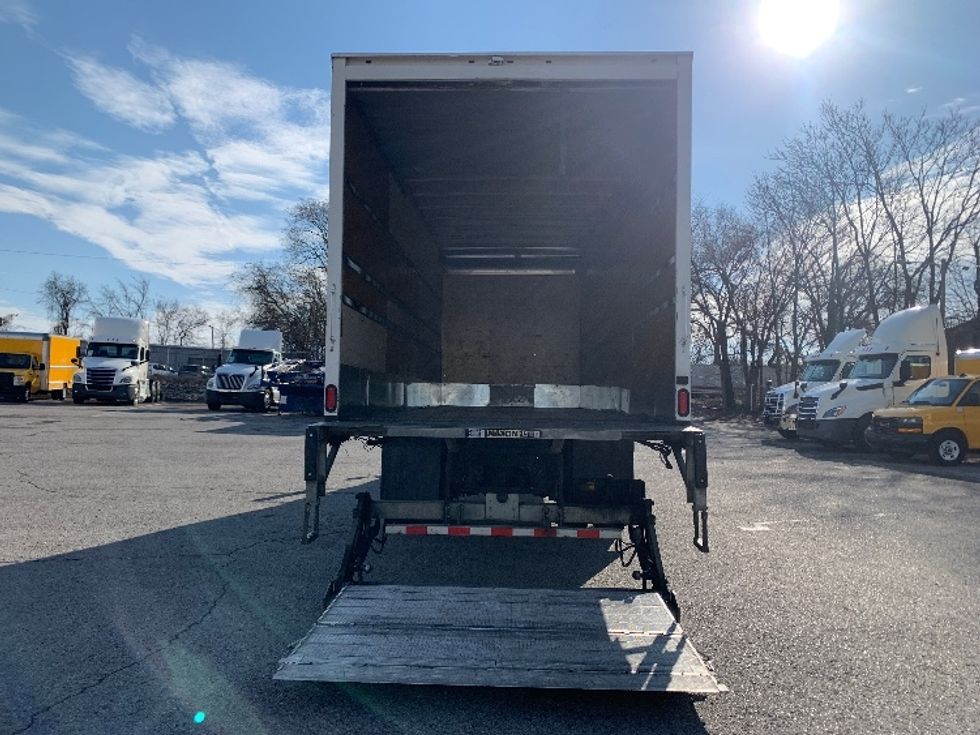 Medium Duty Box Truck-Light and Medium Duty Trucks-Hino-2021-L6-Nashville (Mount Juliet)-TN-197,761\n\t\tmiles-$ 66,250 - Image 9