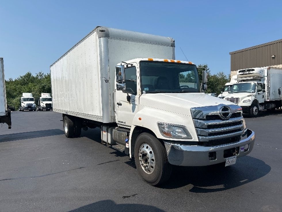 Medium Duty Box Truck-Light and Medium Duty Trucks-Hino-2021-L6-Norton-MA-407,998\n\t\tmiles-$ 26,000 - Image 1