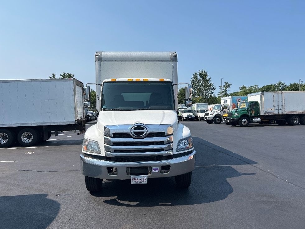 Medium Duty Box Truck-Light and Medium Duty Trucks-Hino-2021-L6-Norton-MA-407,998\n\t\tmiles-$ 26,000 - Image 2