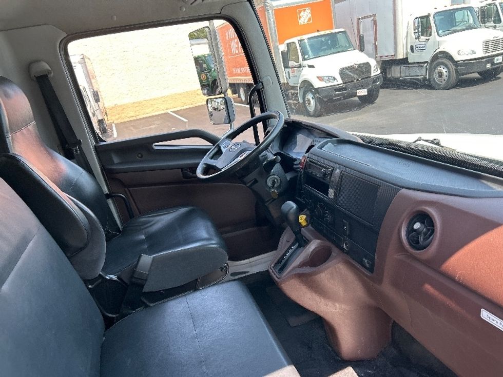 Medium Duty Box Truck-Light and Medium Duty Trucks-Hino-2021-L6-Norton-MA-407,998\n\t\tmiles-$ 26,000 - Image 21