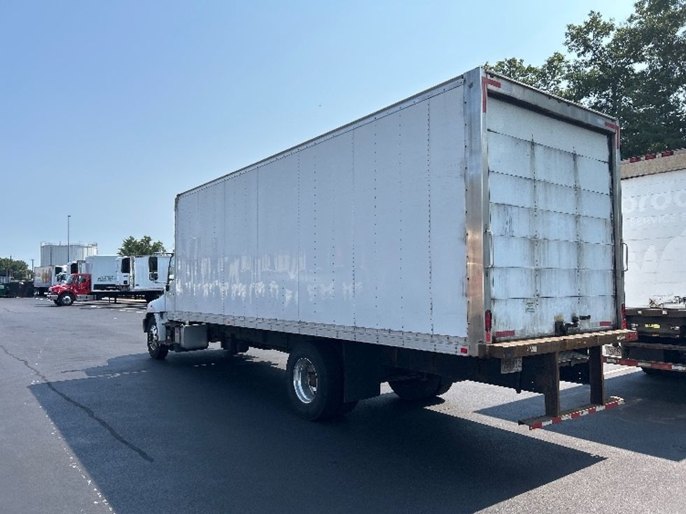 Medium Duty Box Truck-Light and Medium Duty Trucks-Hino-2021-L6-Norton-MA-407,998\n\t\tmiles-$ 26,000 - Image 6