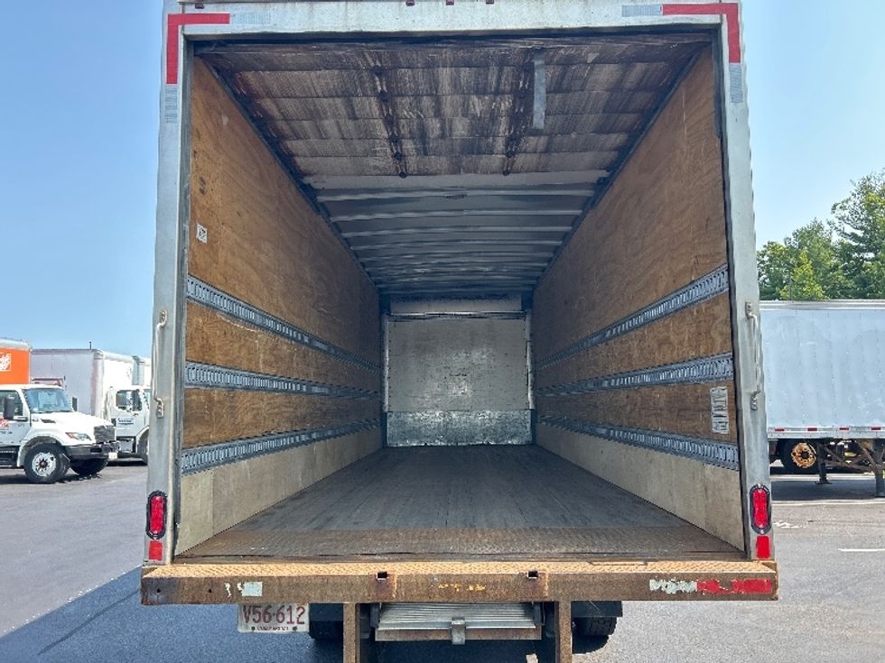 Medium Duty Box Truck-Light and Medium Duty Trucks-Hino-2021-L6-Norton-MA-407,998\n\t\tmiles-$ 26,000 - Image 8