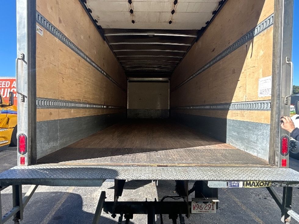 Medium Duty Box Truck-Light and Medium Duty Trucks-Hino-2023-L6-Braintree-MA-144,278\n\t\tmiles-$ 78,750 - Image 10