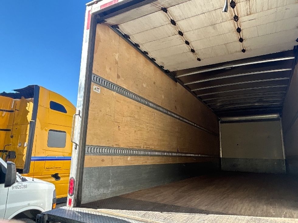 Medium Duty Box Truck-Light and Medium Duty Trucks-Hino-2023-L6-Braintree-MA-144,278\n\t\tmiles-$ 78,750 - Image 11