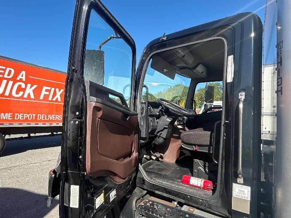 Medium Duty Box Truck-Light and Medium Duty Trucks-Hino-2023-L6-Braintree-MA-144,278\n\t\tmiles-$ 78,750 - Image 16