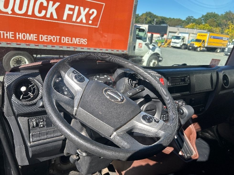 Medium Duty Box Truck-Light and Medium Duty Trucks-Hino-2023-L6-Braintree-MA-144,278\n\t\tmiles-$ 78,750 - Image 17
