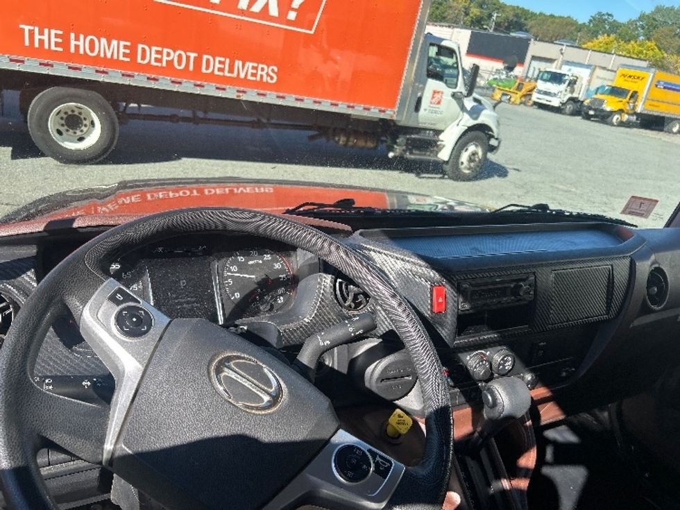 Medium Duty Box Truck-Light and Medium Duty Trucks-Hino-2023-L6-Braintree-MA-144,278\n\t\tmiles-$ 78,750 - Image 18