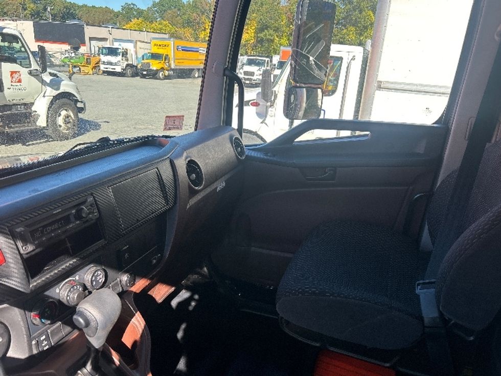 Medium Duty Box Truck-Light and Medium Duty Trucks-Hino-2023-L6-Braintree-MA-144,278\n\t\tmiles-$ 78,750 - Image 19