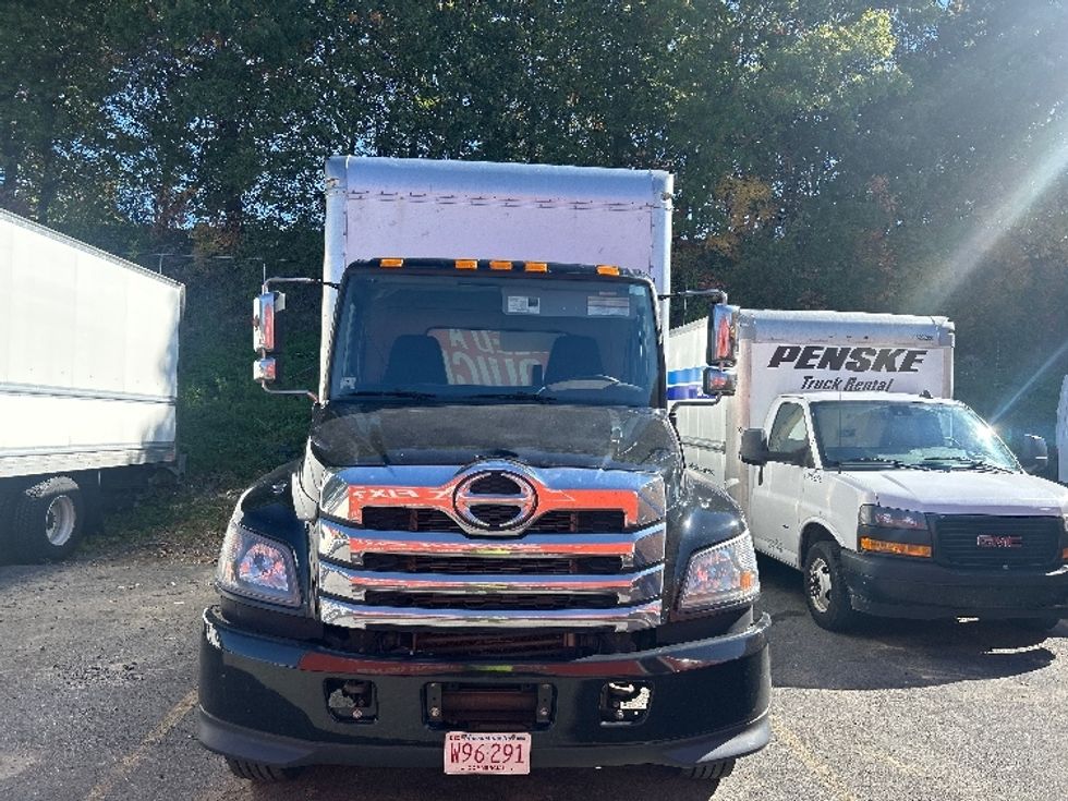 Medium Duty Box Truck-Light and Medium Duty Trucks-Hino-2023-L6-Braintree-MA-144,278\n\t\tmiles-$ 78,750 - Image 2