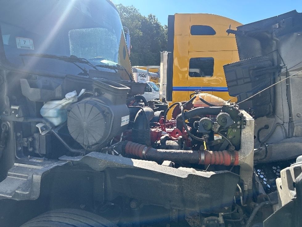 Medium Duty Box Truck-Light and Medium Duty Trucks-Hino-2023-L6-Braintree-MA-144,278\n\t\tmiles-$ 78,750 - Image 23