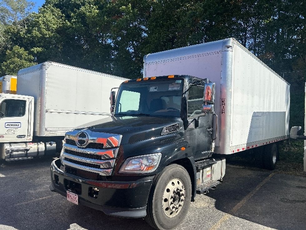 Medium Duty Box Truck-Light and Medium Duty Trucks-Hino-2023-L6-Braintree-MA-144,278\n\t\tmiles-$ 78,750 - Image 3