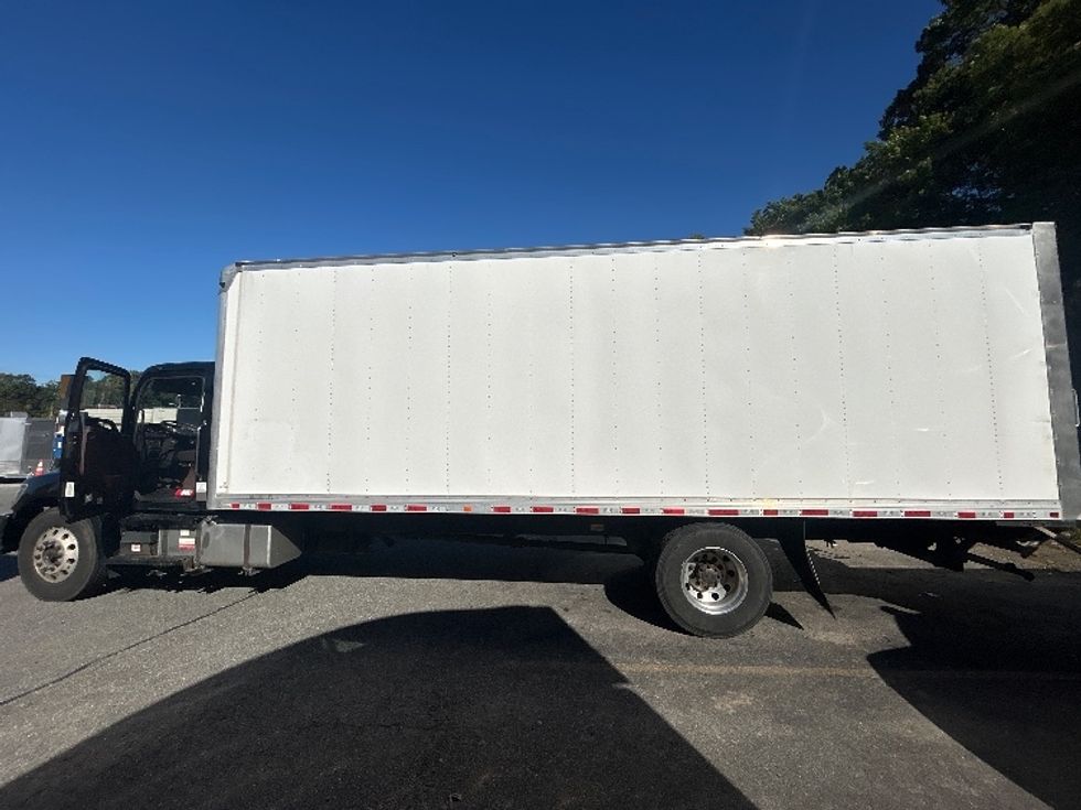 Medium Duty Box Truck-Light and Medium Duty Trucks-Hino-2023-L6-Braintree-MA-144,278\n\t\tmiles-$ 78,750 - Image 4