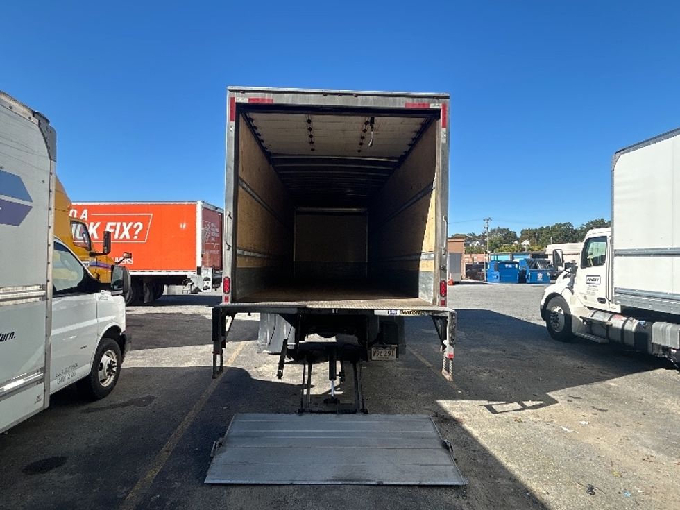 Medium Duty Box Truck-Light and Medium Duty Trucks-Hino-2023-L6-Braintree-MA-144,278\n\t\tmiles-$ 78,750 - Image 9