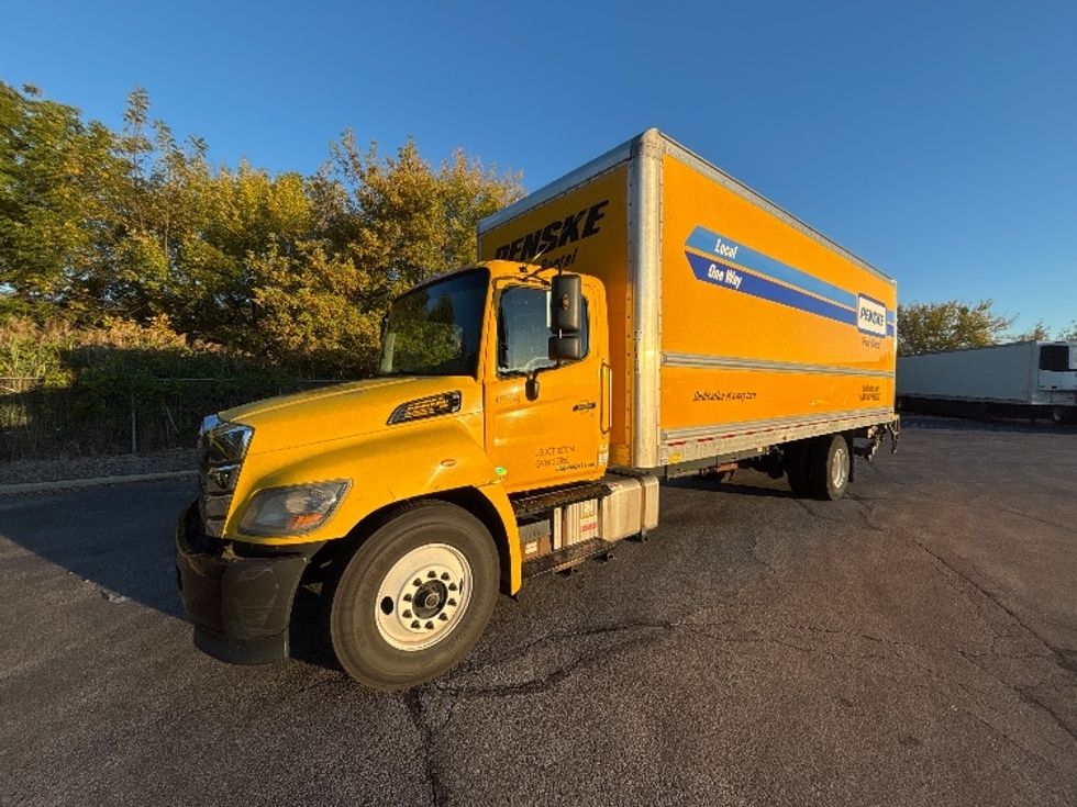Medium Duty Box Truck-Light and Medium Duty Trucks-Hino-2023-L6-Brook Park-OH-341,919\n\t\tmiles-$ 36,000 - Image 3