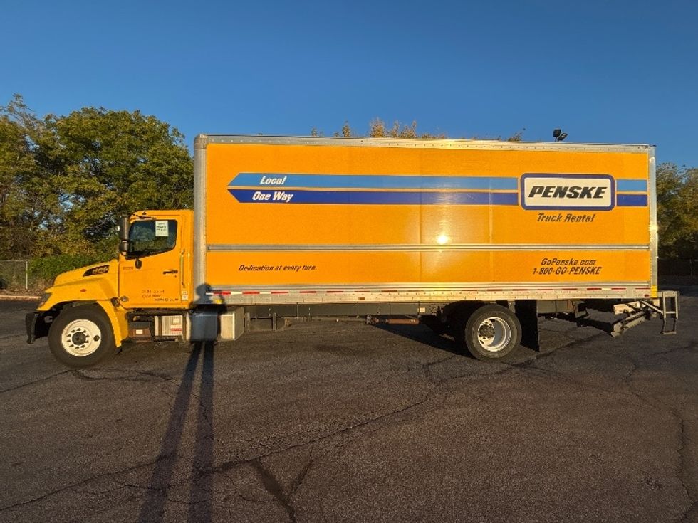 Medium Duty Box Truck-Light and Medium Duty Trucks-Hino-2023-L6-Brook Park-OH-341,919\n\t\tmiles-$ 36,000 - Image 4
