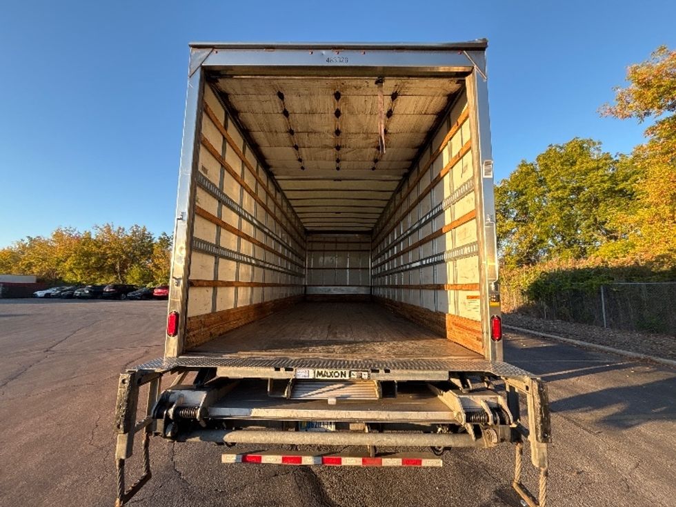 Medium Duty Box Truck-Light and Medium Duty Trucks-Hino-2023-L6-Brook Park-OH-341,919\n\t\tmiles-$ 36,000 - Image 8