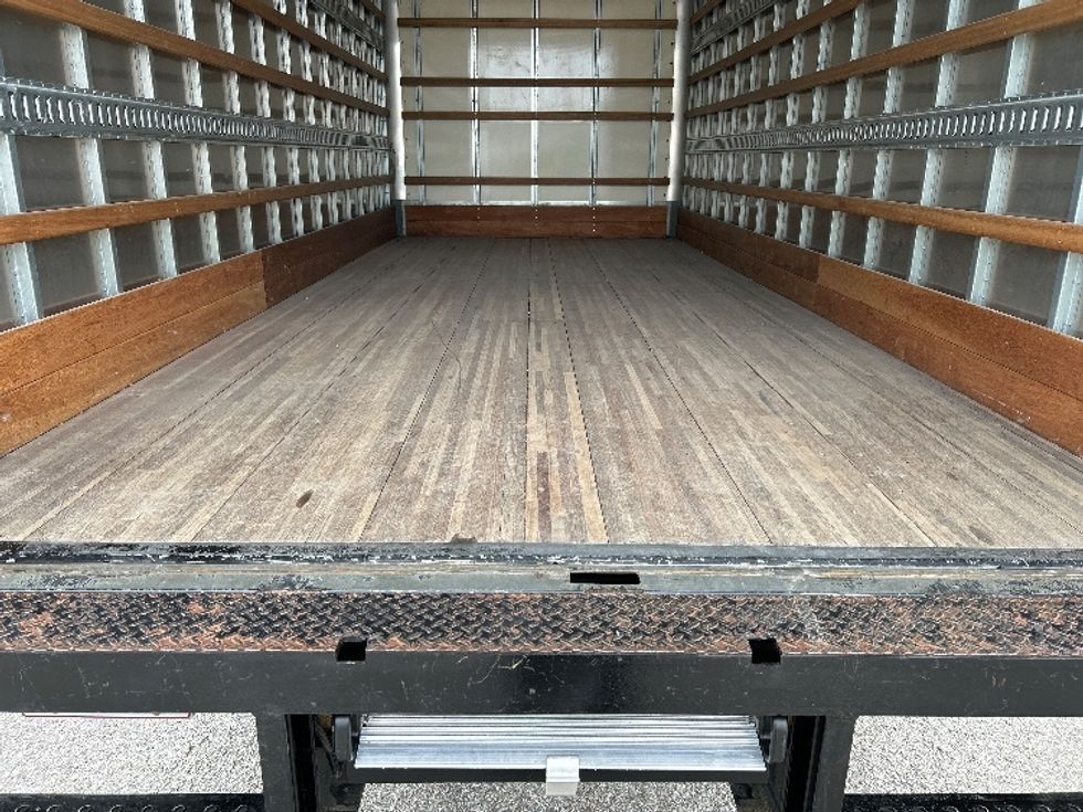 Medium Duty Box Truck-Light and Medium Duty Trucks-Hino-2023-L6-Jackson-TN-37,564\n\t\tmiles-$ 79,500 - Image 10