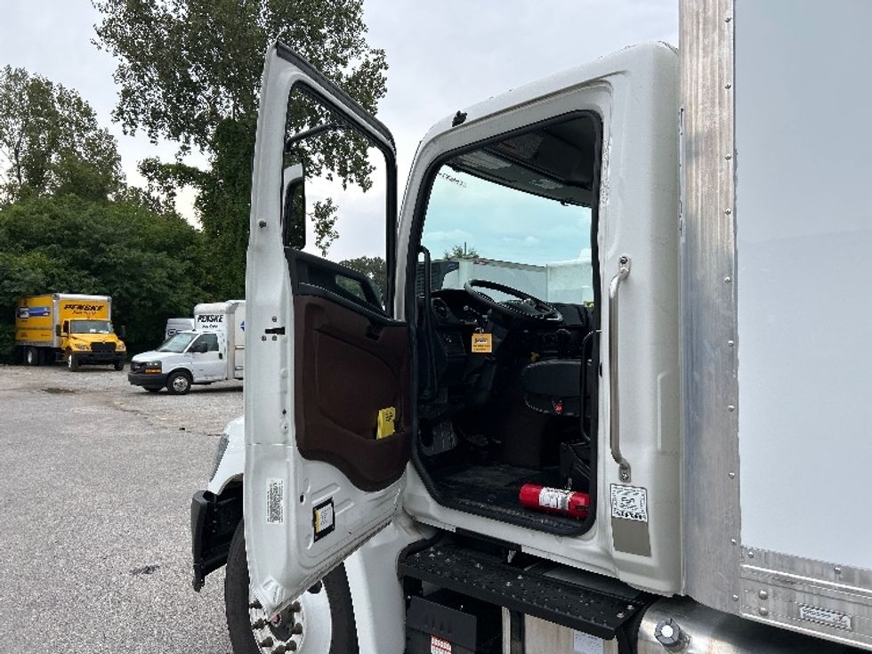 Medium Duty Box Truck-Light and Medium Duty Trucks-Hino-2023-L6-Jackson-TN-37,564\n\t\tmiles-$ 79,500 - Image 16