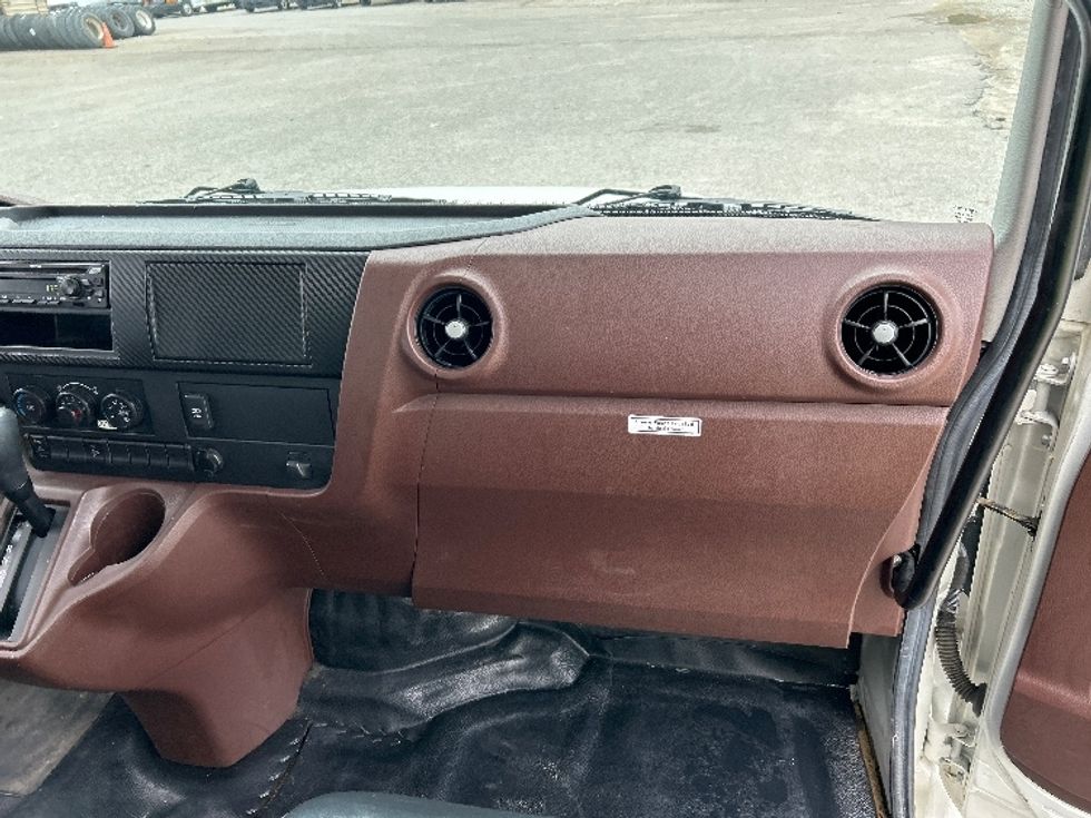 Medium Duty Box Truck-Light and Medium Duty Trucks-Hino-2023-L6-Jackson-TN-37,564\n\t\tmiles-$ 79,500 - Image 21