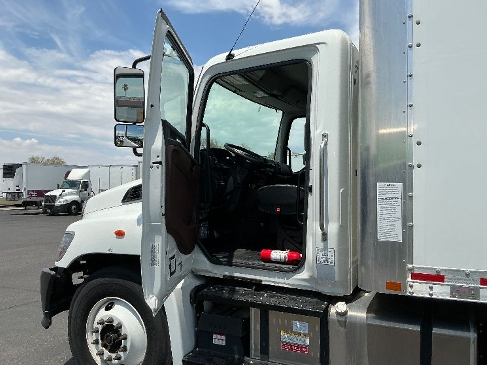 Medium Duty Box Truck-Light and Medium Duty Trucks-Hino-2023-L6-Phoenix-AZ-22,879\n\t\tmiles-$ 81,750 - Image 15