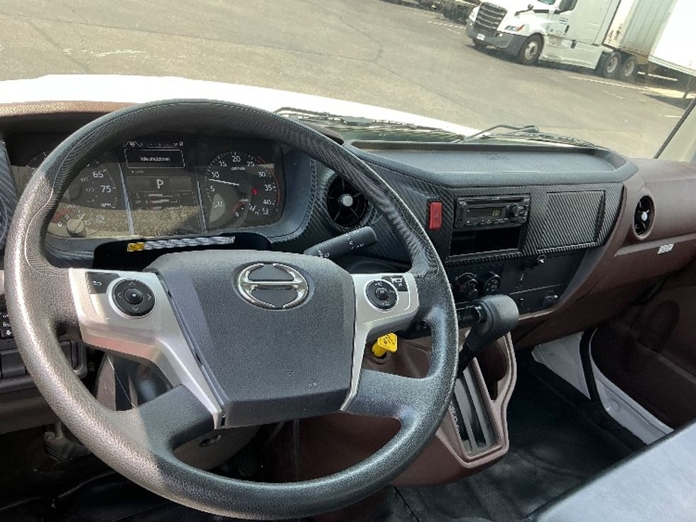 Medium Duty Box Truck-Light and Medium Duty Trucks-Hino-2023-L6-Phoenix-AZ-22,879\n\t\tmiles-$ 81,750 - Image 17