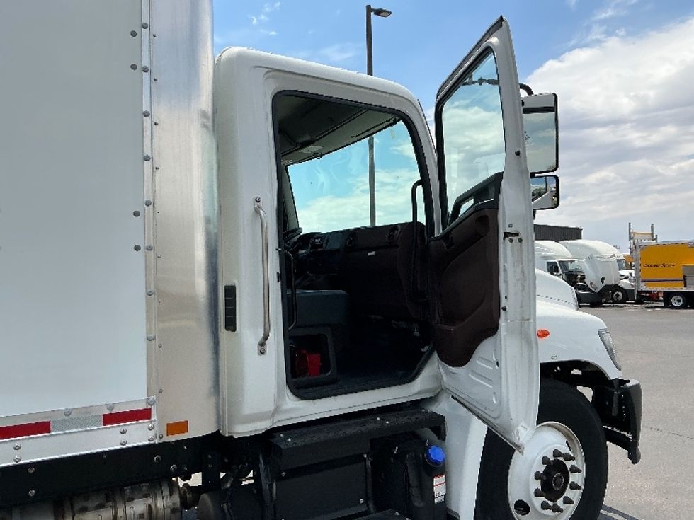 Medium Duty Box Truck-Light and Medium Duty Trucks-Hino-2023-L6-Phoenix-AZ-22,879\n\t\tmiles-$ 81,750 - Image 19
