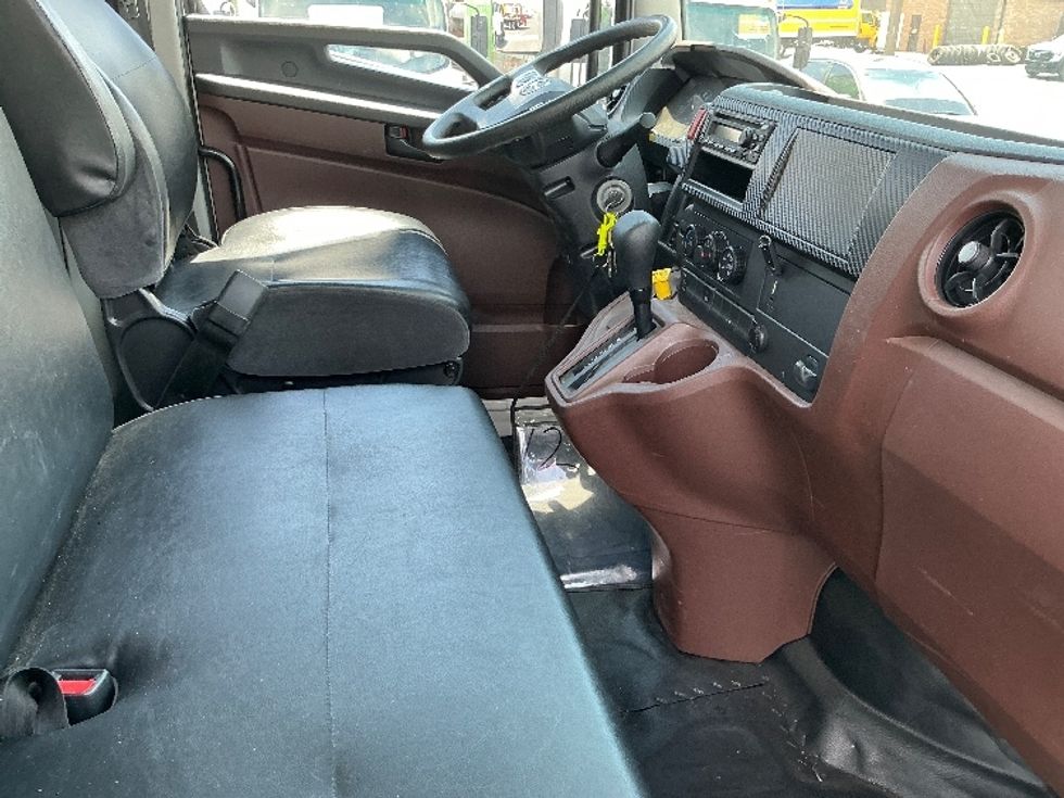 Medium Duty Box Truck-Light and Medium Duty Trucks-Hino-2023-L6-Phoenix-AZ-22,879\n\t\tmiles-$ 81,750 - Image 21