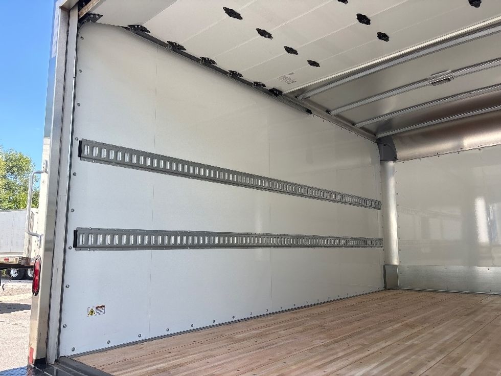 Medium Duty Box Truck-Light and Medium Duty Trucks-Hino-2025-L6-Fort Wayne-IN-434\n\t\tmiles-$ 86,000 - Image 10