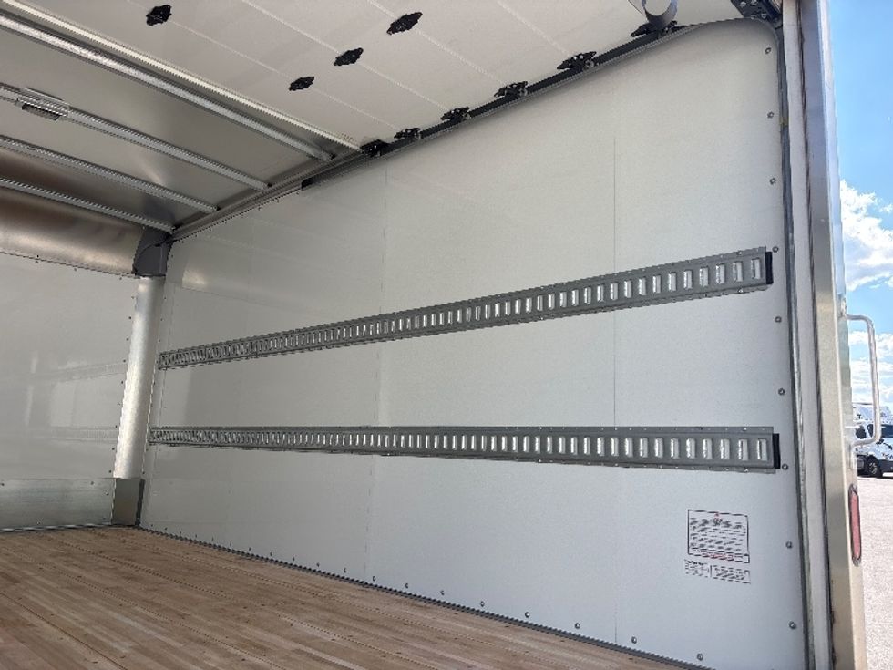 Medium Duty Box Truck-Light and Medium Duty Trucks-Hino-2025-L6-Fort Wayne-IN-434\n\t\tmiles-$ 86,000 - Image 11