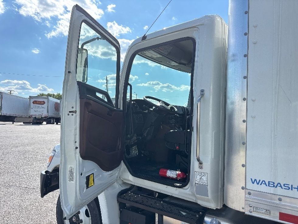 Medium Duty Box Truck-Light and Medium Duty Trucks-Hino-2025-L6-Fort Wayne-IN-434\n\t\tmiles-$ 86,000 - Image 15