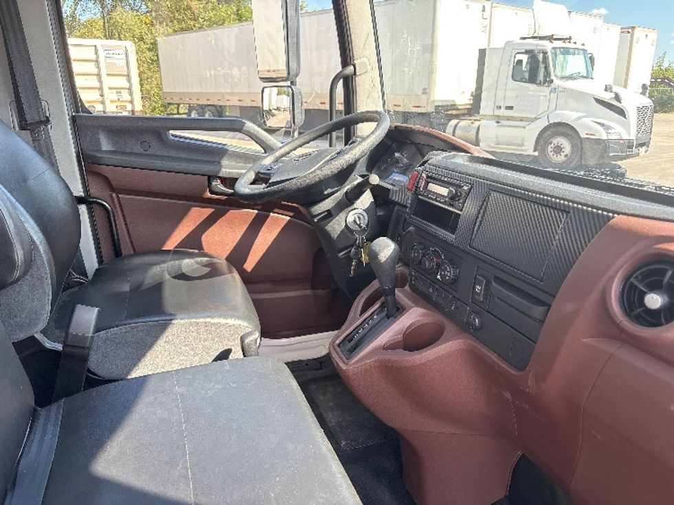 Medium Duty Box Truck-Light and Medium Duty Trucks-Hino-2025-L6-Fort Wayne-IN-434\n\t\tmiles-$ 86,000 - Image 21