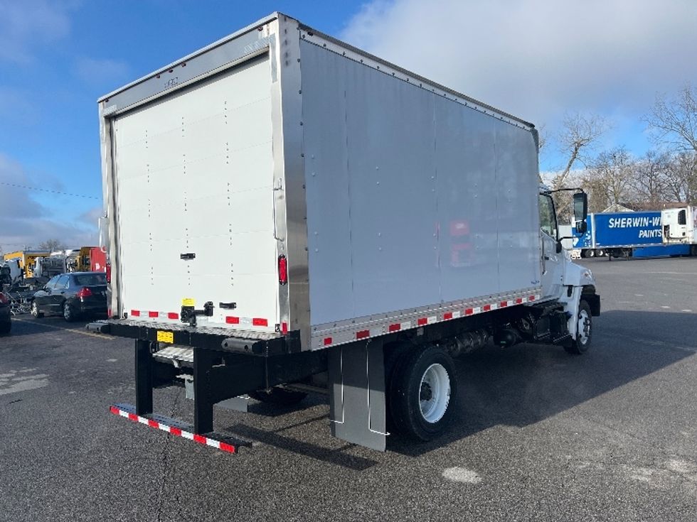 Medium Duty Box Truck-Light and Medium Duty Trucks-Hino-2025-L6-Fort Wayne-IN-64\n\t\tmiles-$ 86,000 - Image 12