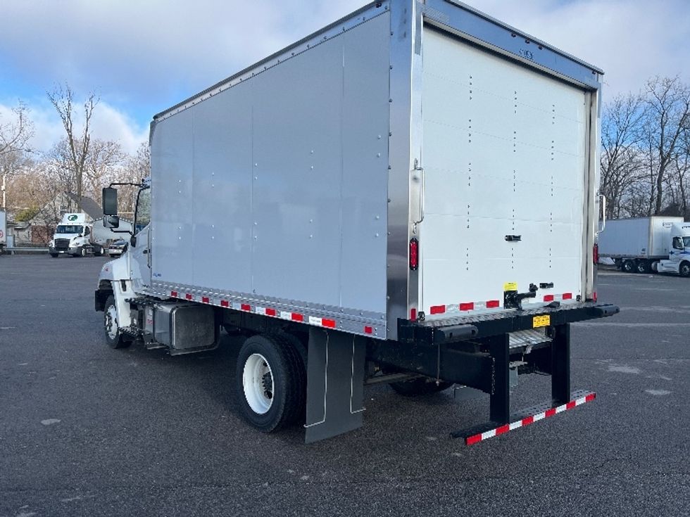 Medium Duty Box Truck-Light and Medium Duty Trucks-Hino-2025-L6-Fort Wayne-IN-64\n\t\tmiles-$ 86,000 - Image 6