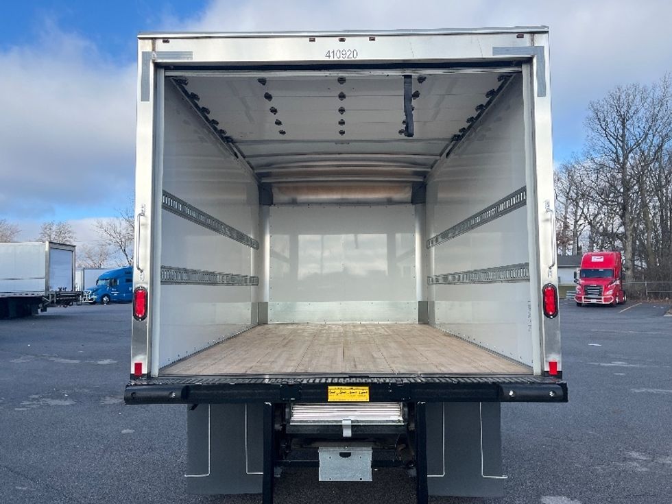 Medium Duty Box Truck-Light and Medium Duty Trucks-Hino-2025-L6-Fort Wayne-IN-64\n\t\tmiles-$ 86,000 - Image 8