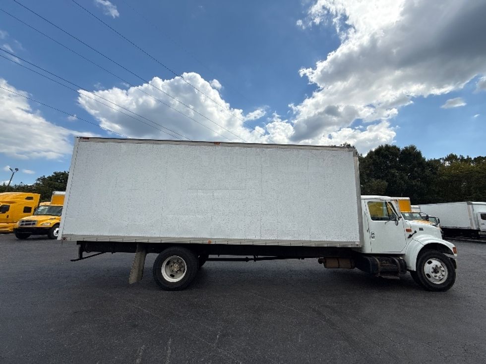 Medium Duty Box Truck-Light and Medium Duty Trucks-International-2001-4700-Greensboro-NC-213,365\n\t\tmiles-$ 10,000 - Image 14