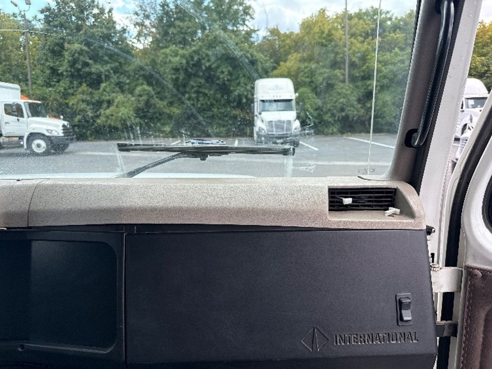 Medium Duty Box Truck-Light and Medium Duty Trucks-International-2001-4700-Greensboro-NC-213,365\n\t\tmiles-$ 10,000 - Image 20