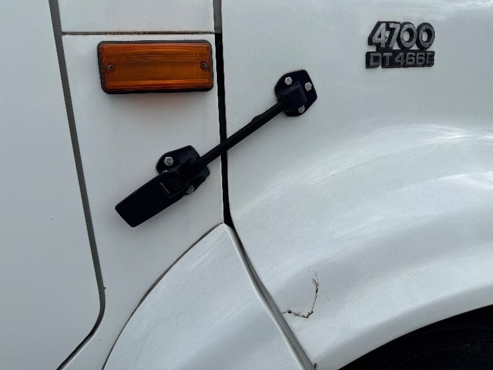 Medium Duty Box Truck-Light and Medium Duty Trucks-International-2001-4700-Greensboro-NC-213,365\n\t\tmiles-$ 10,000 - Image 24