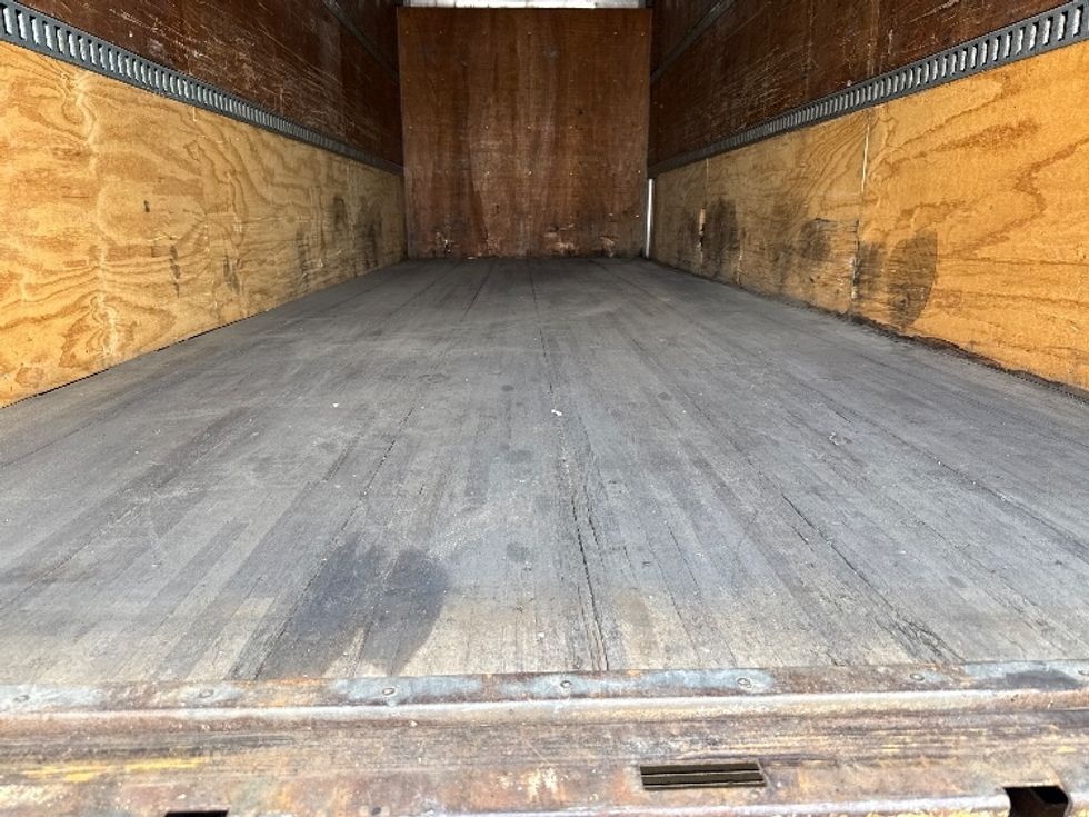 Medium Duty Box Truck-Light and Medium Duty Trucks-International-2001-4700-Greensboro-NC-213,365\n\t\tmiles-$ 10,000 - Image 9