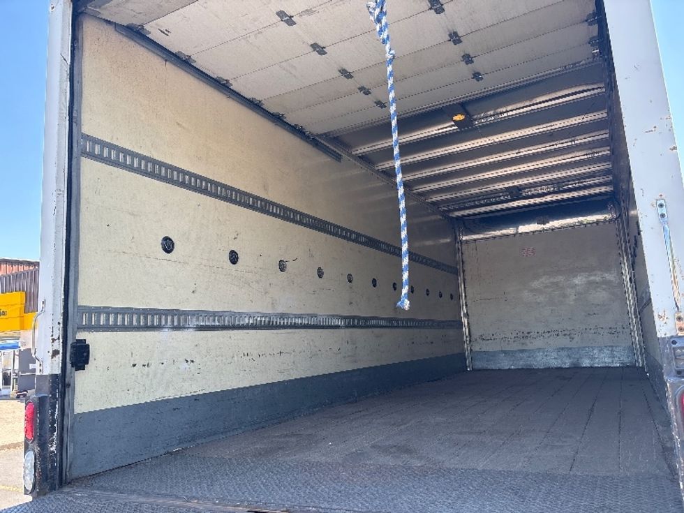 Medium Duty Box Truck-Light and Medium Duty Trucks-International-2001-4700-Portland-OR-184,969\n\t\tmiles-$ 7,500 - Image 11