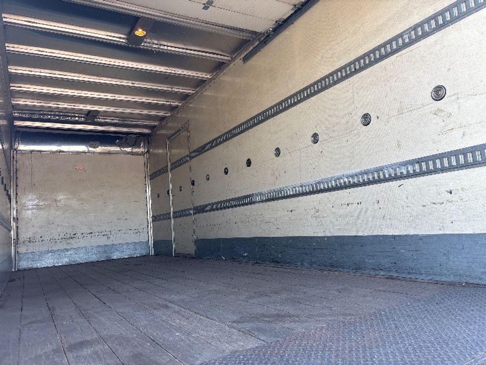 Medium Duty Box Truck-Light and Medium Duty Trucks-International-2001-4700-Portland-OR-184,969\n\t\tmiles-$ 7,500 - Image 12