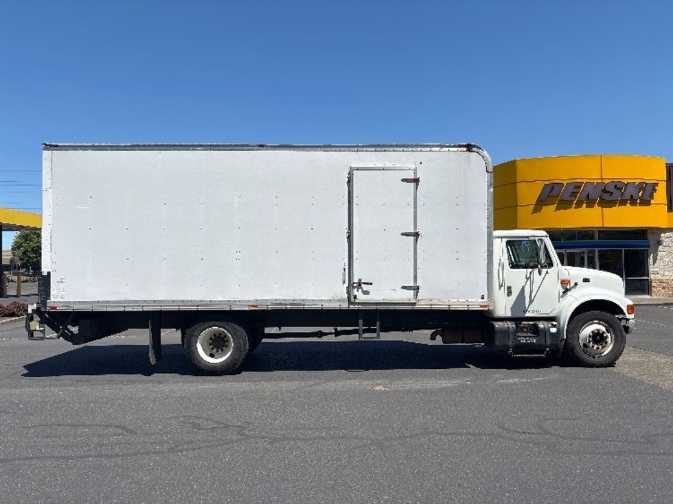 Medium Duty Box Truck-Light and Medium Duty Trucks-International-2001-4700-Portland-OR-184,969\n\t\tmiles-$ 7,500 - Image 15