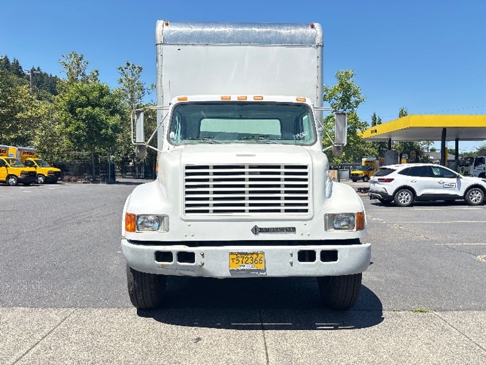 Medium Duty Box Truck-Light and Medium Duty Trucks-International-2001-4700-Portland-OR-184,969\n\t\tmiles-$ 7,500 - Image 2