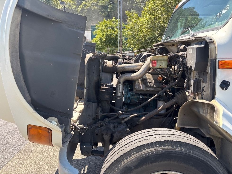 Medium Duty Box Truck-Light and Medium Duty Trucks-International-2001-4700-Portland-OR-184,969\n\t\tmiles-$ 7,500 - Image 24
