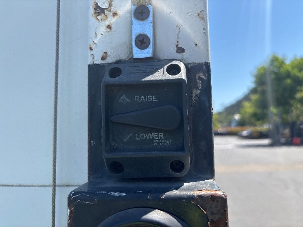 Medium Duty Box Truck-Light and Medium Duty Trucks-International-2001-4700-Portland-OR-184,969\n\t\tmiles-$ 7,500 - Image 26
