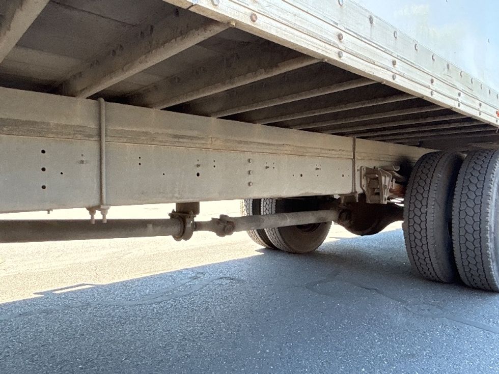 Medium Duty Box Truck-Light and Medium Duty Trucks-International-2001-4700-Portland-OR-184,969\n\t\tmiles-$ 7,500 - Image 5