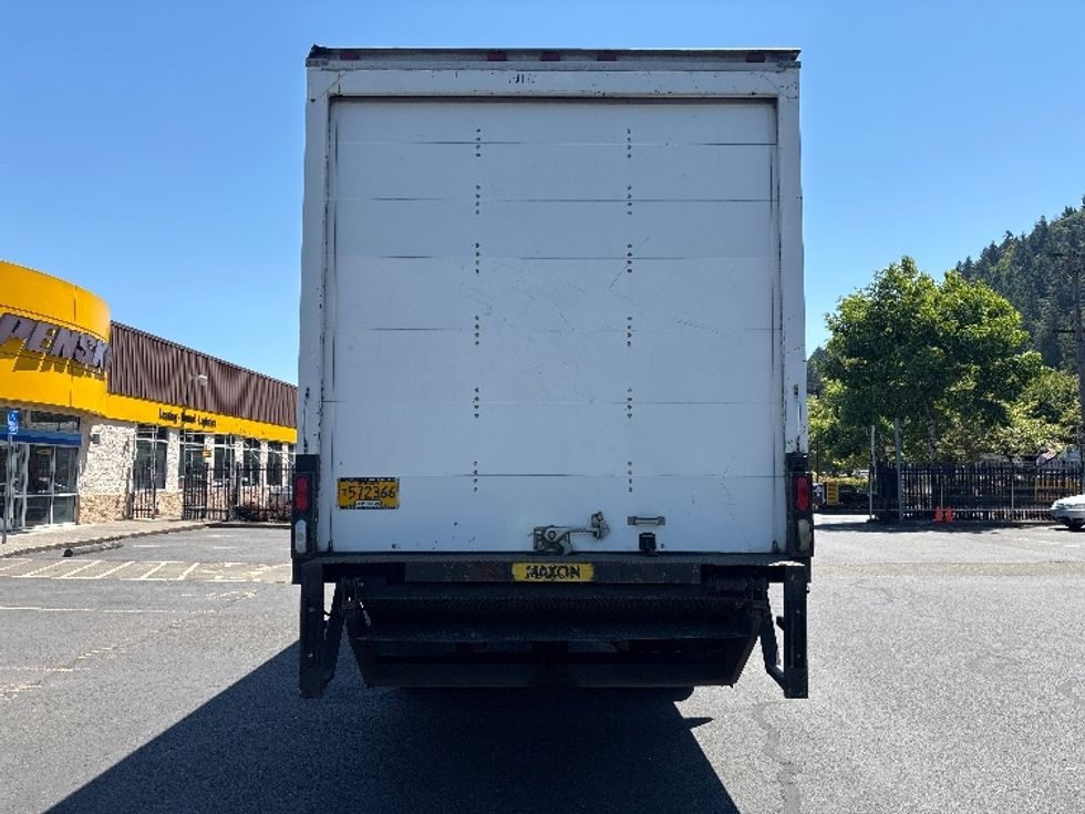 Medium Duty Box Truck-Light and Medium Duty Trucks-International-2001-4700-Portland-OR-184,969\n\t\tmiles-$ 7,500 - Image 7