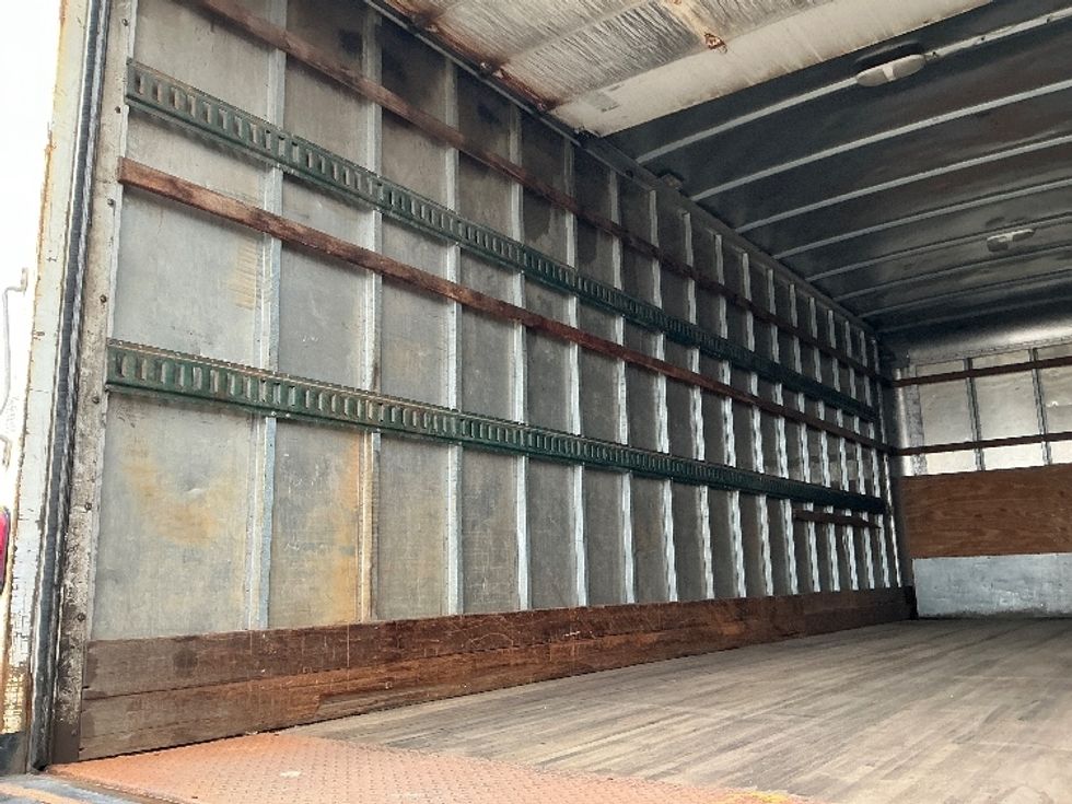 Medium Duty Box Truck-Light and Medium Duty Trucks-International-2006-4300-Elkhart-IN-298,575\n\t\tmiles-$ 9,500 - Image 10